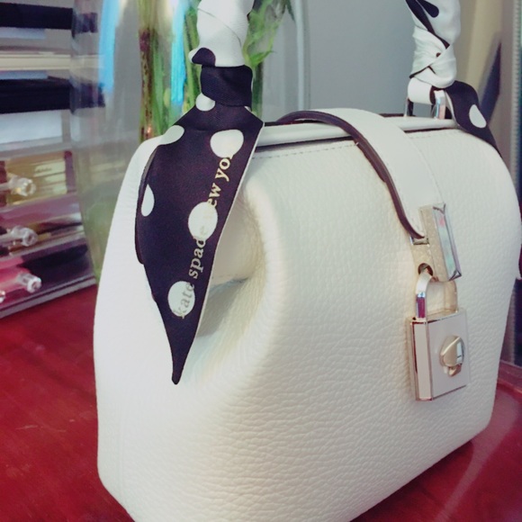 🌴SUMMER SALE🌴💯✔️Authentic Optic White Kate Spade Remedy bag - Picture 13 of 14